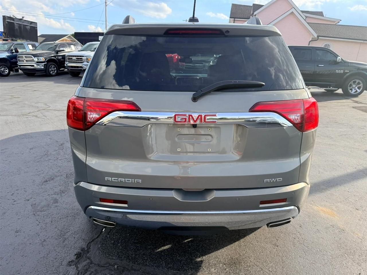 GMC Acadia Denali AWD 2019