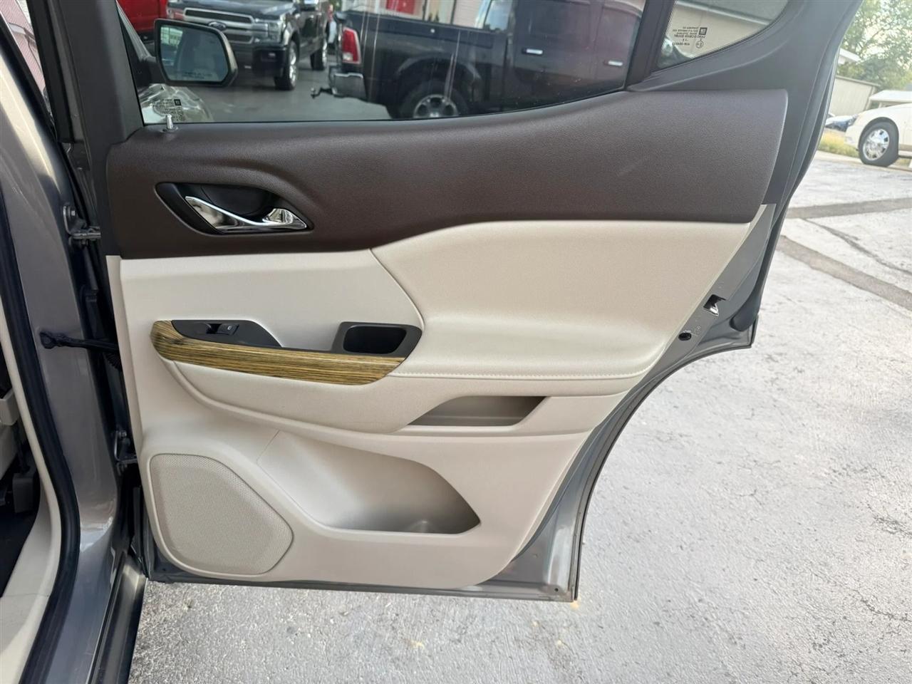 GMC Acadia Denali AWD 2019