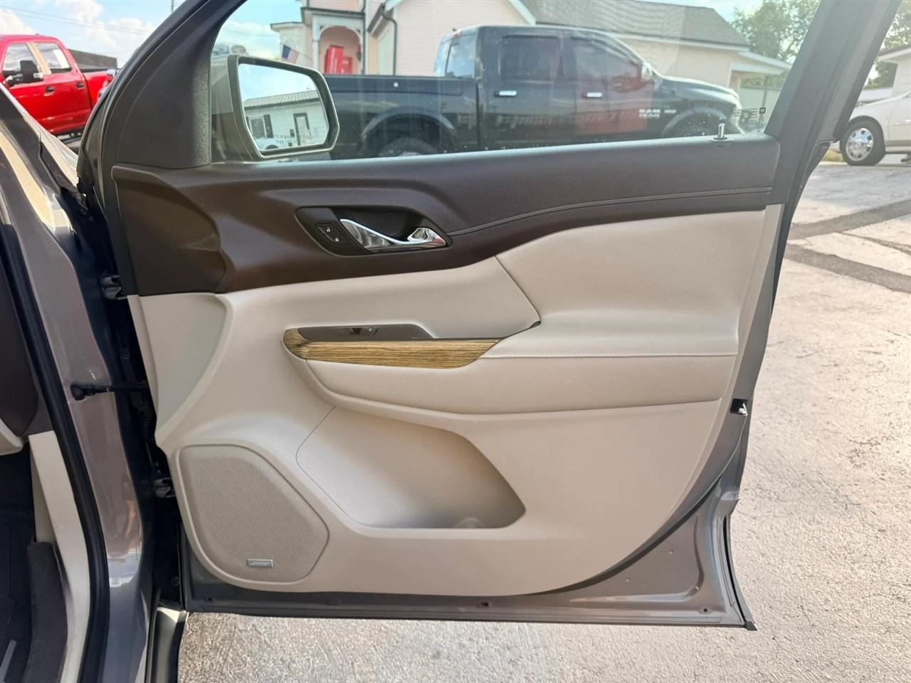 GMC Acadia Denali AWD 2019
