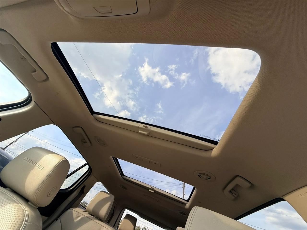 GMC Acadia Denali AWD 2019