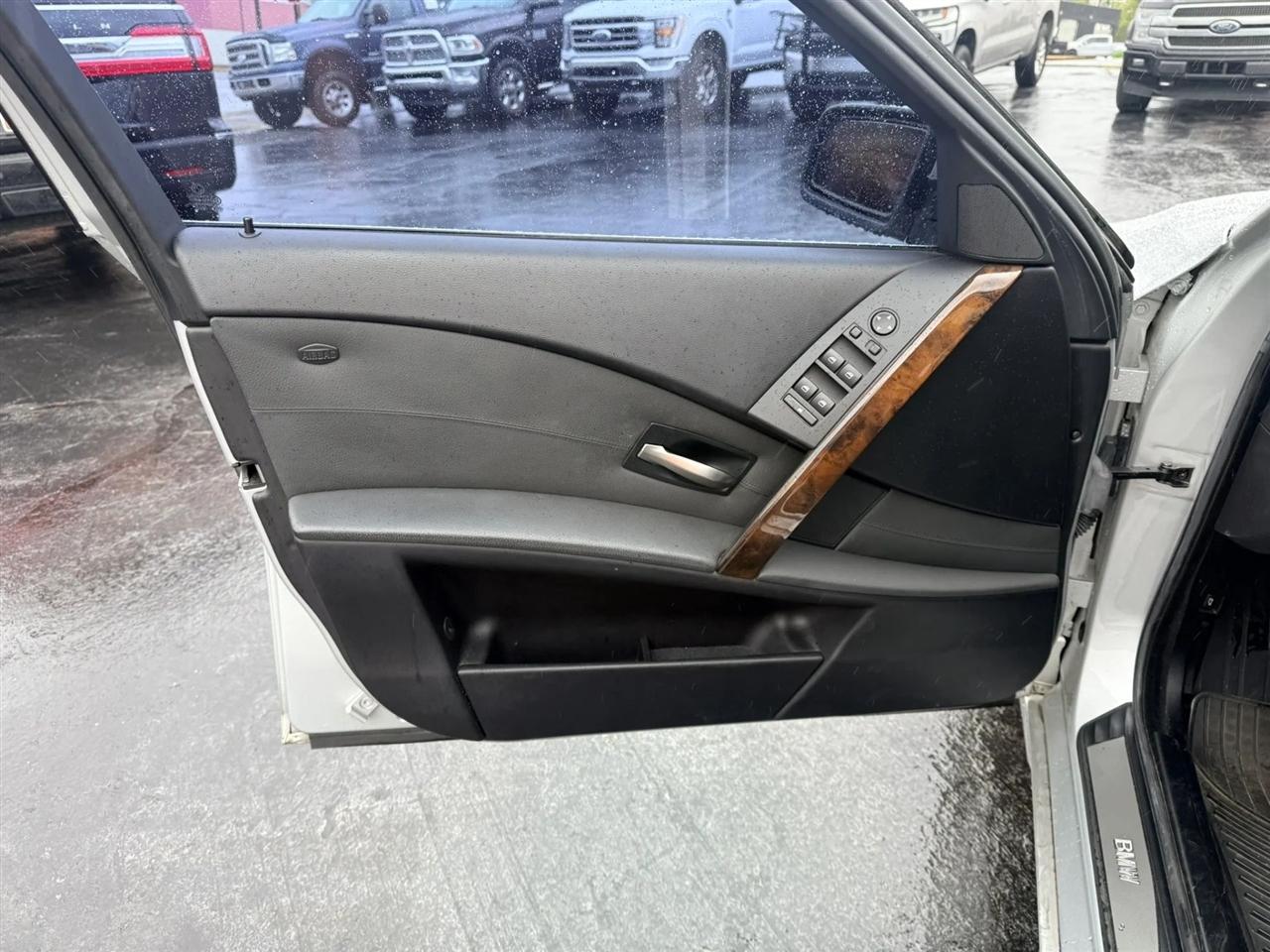 BMW 5-Series 525i 2005