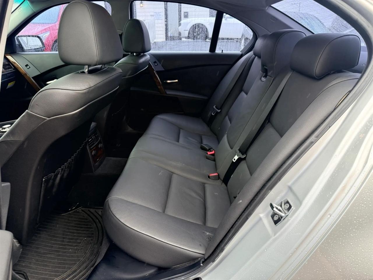 BMW 5-Series 525i 2005