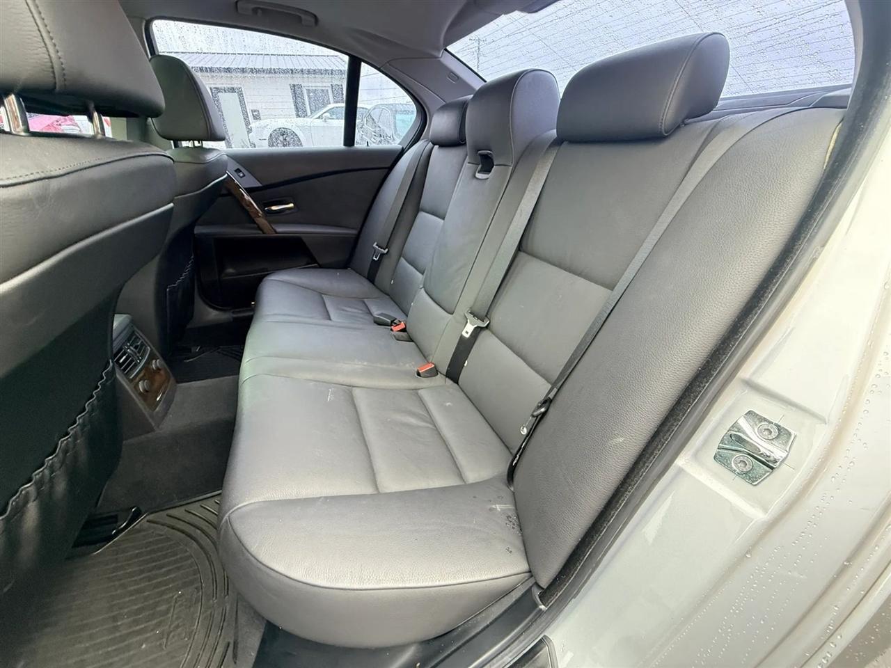 BMW 5-Series 525i 2005