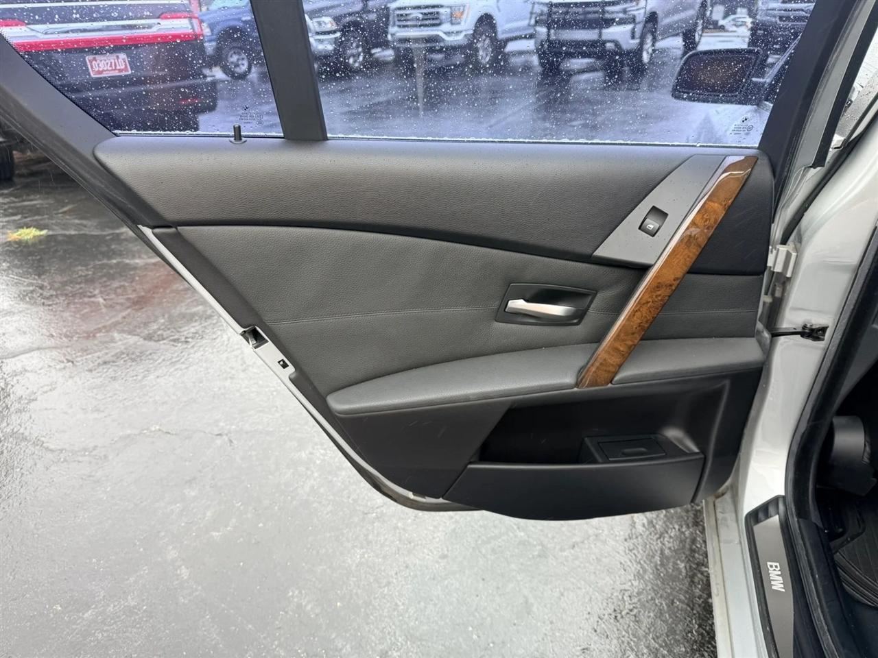 BMW 5-Series 525i 2005