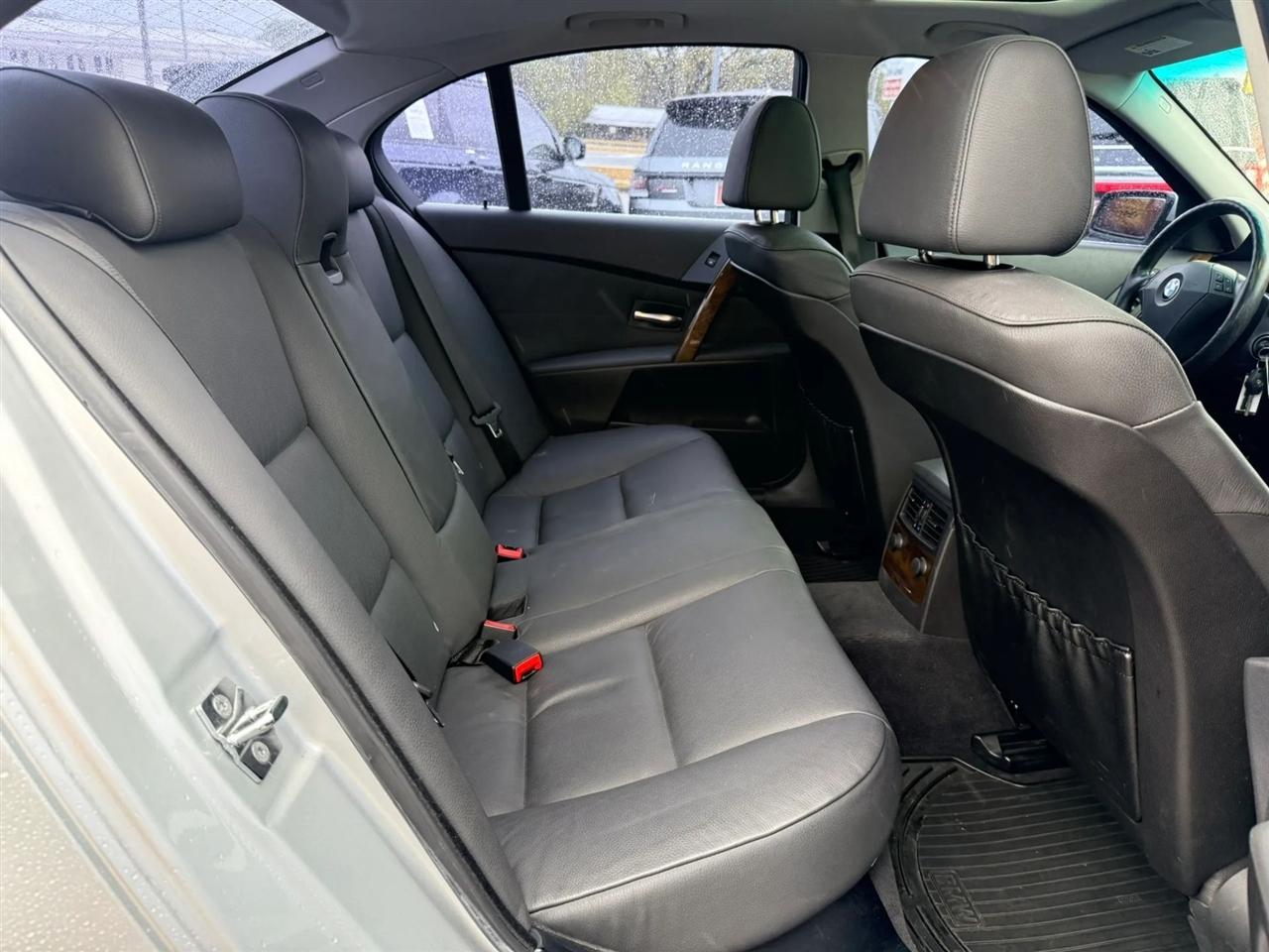 BMW 5-Series 525i 2005
