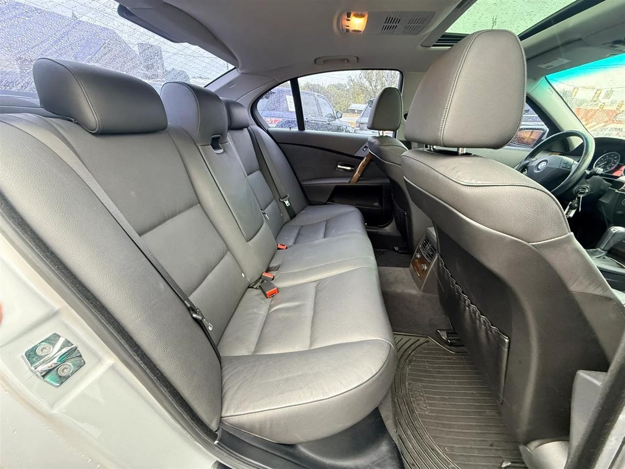 BMW 5-Series 525i 2005