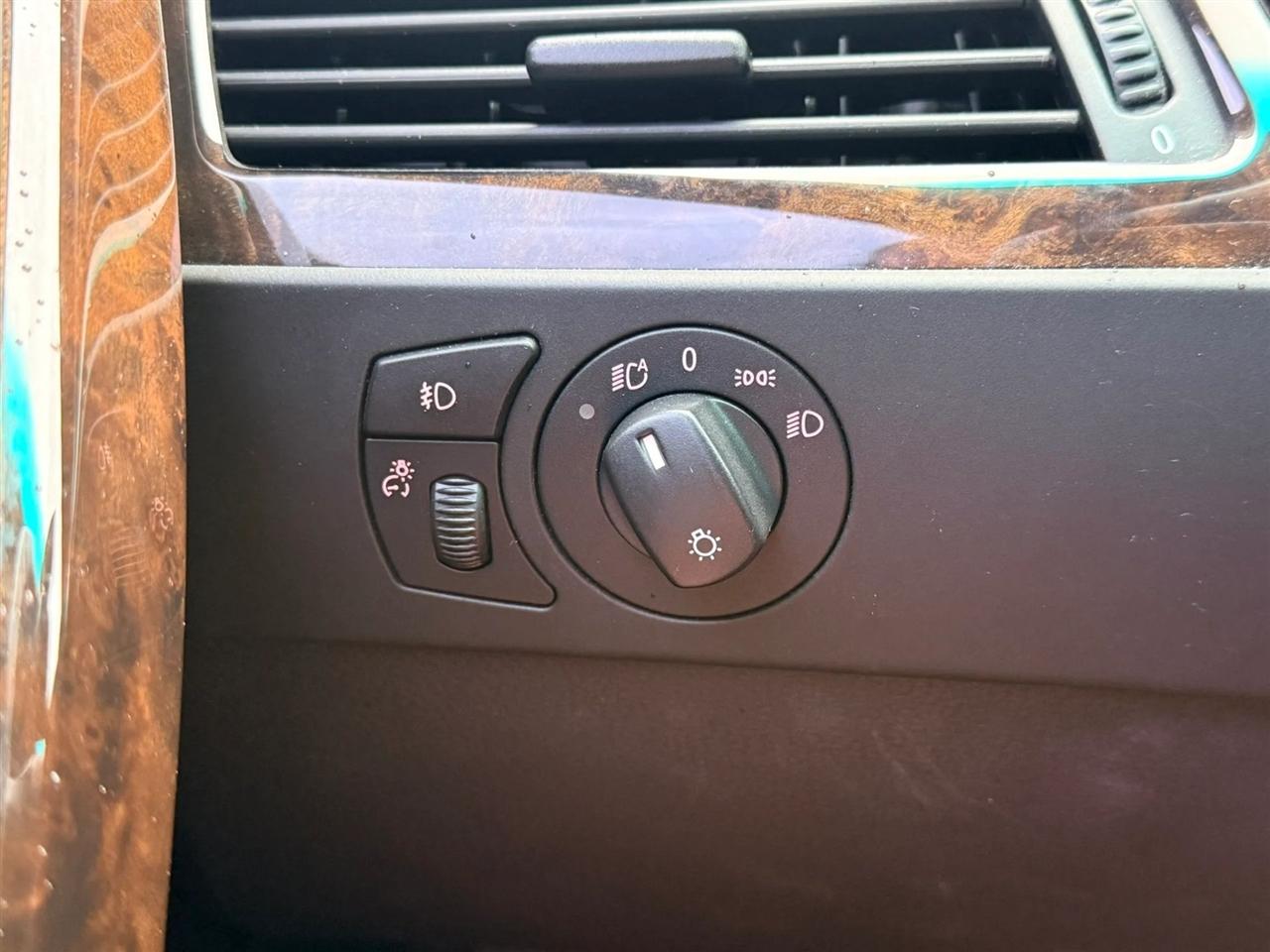 BMW 5-Series 525i 2005