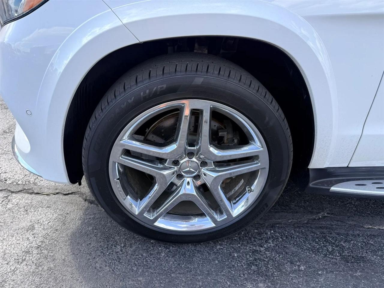 Mercedes-Benz GLS-Class photo 9