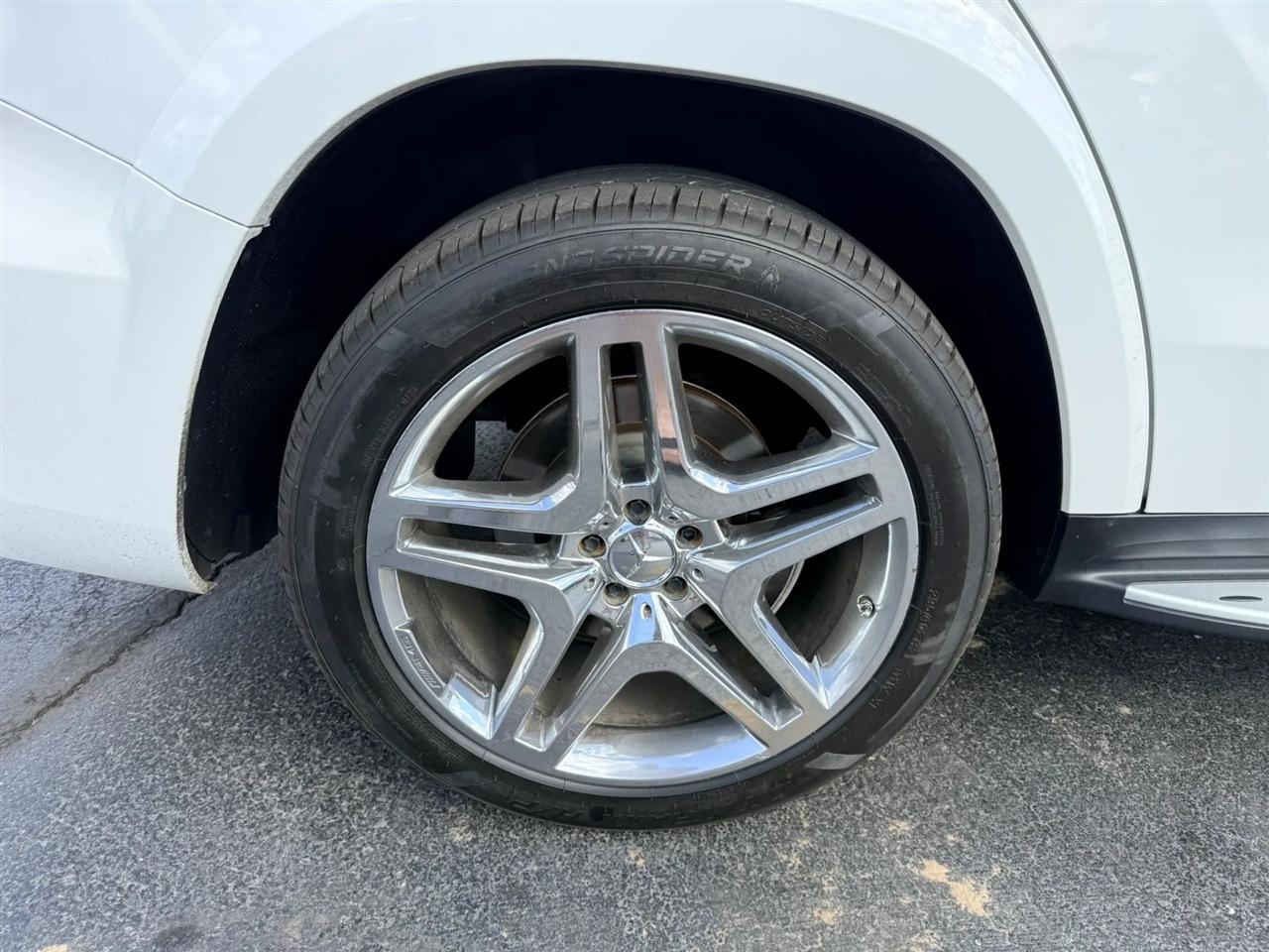 Mercedes-Benz GLS-Class photo 11
