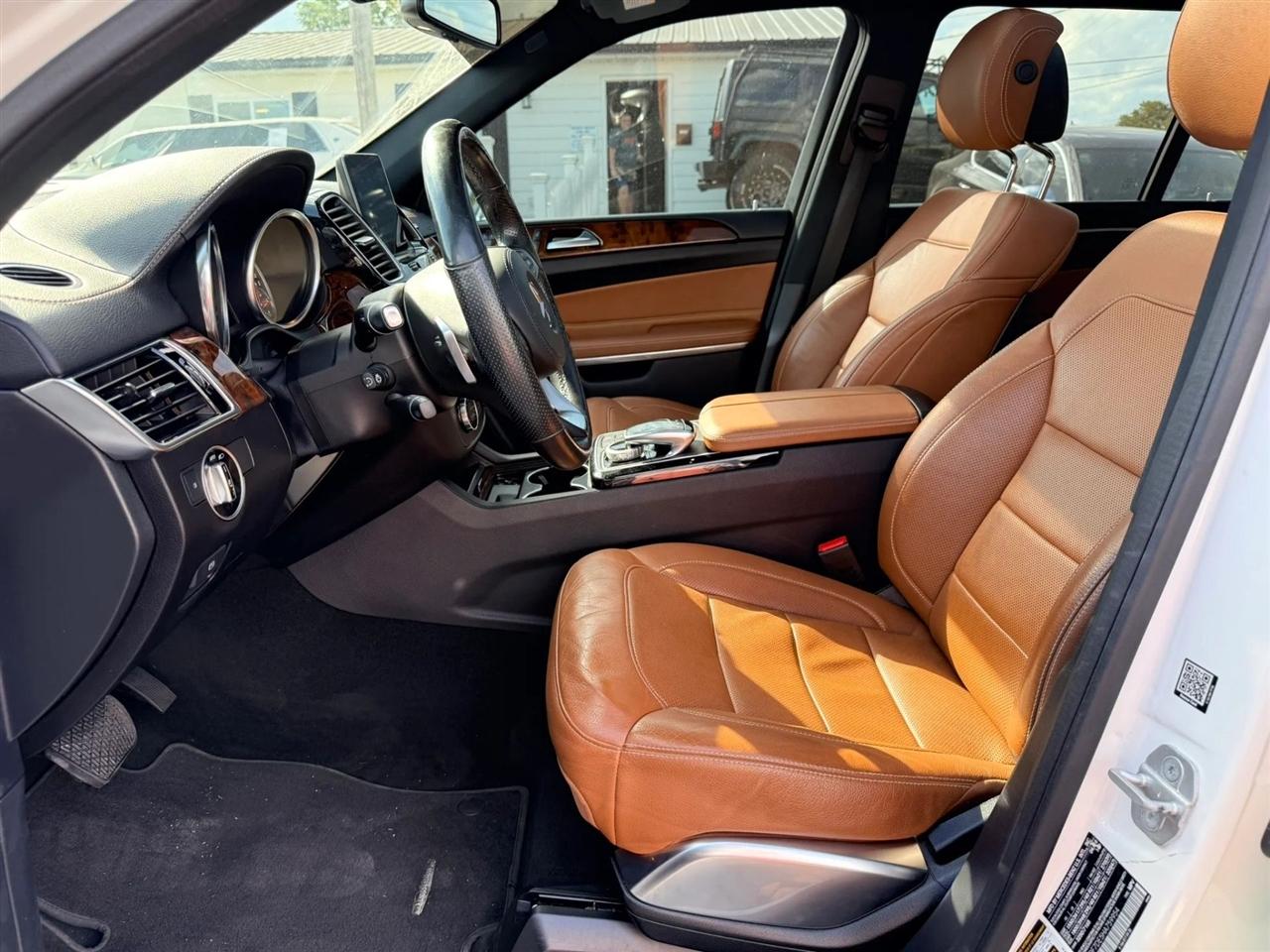 Mercedes-Benz GLS-Class photo 17