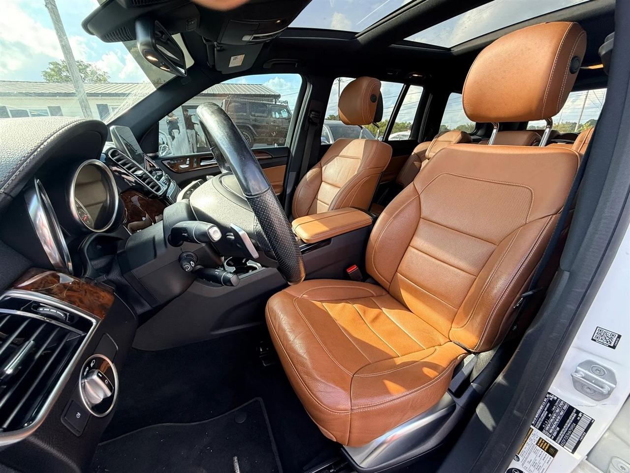 Mercedes-Benz GLS-Class photo 18