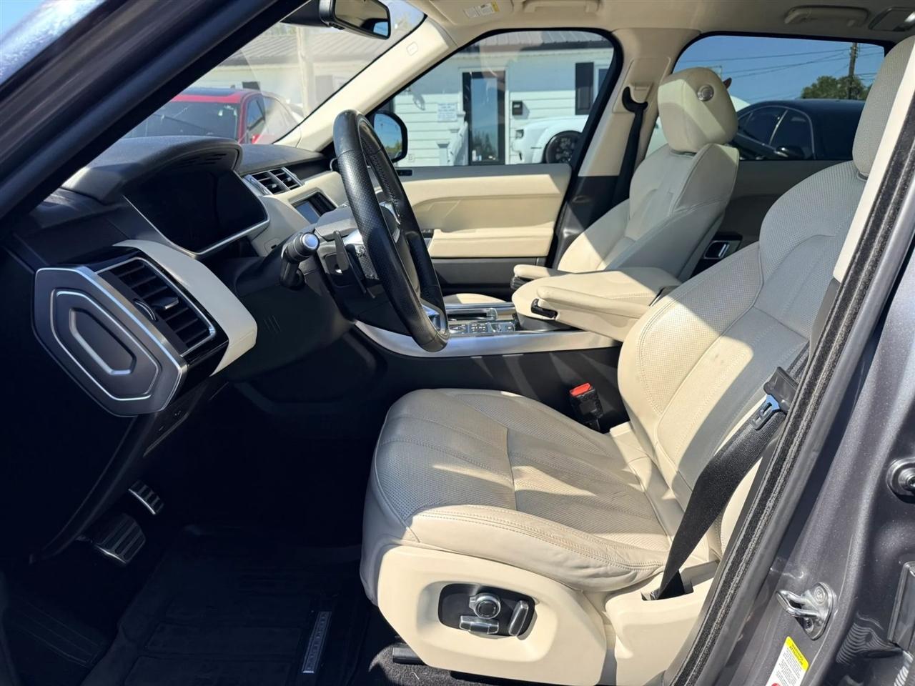 Land Rover Range Rover Sport photo 18