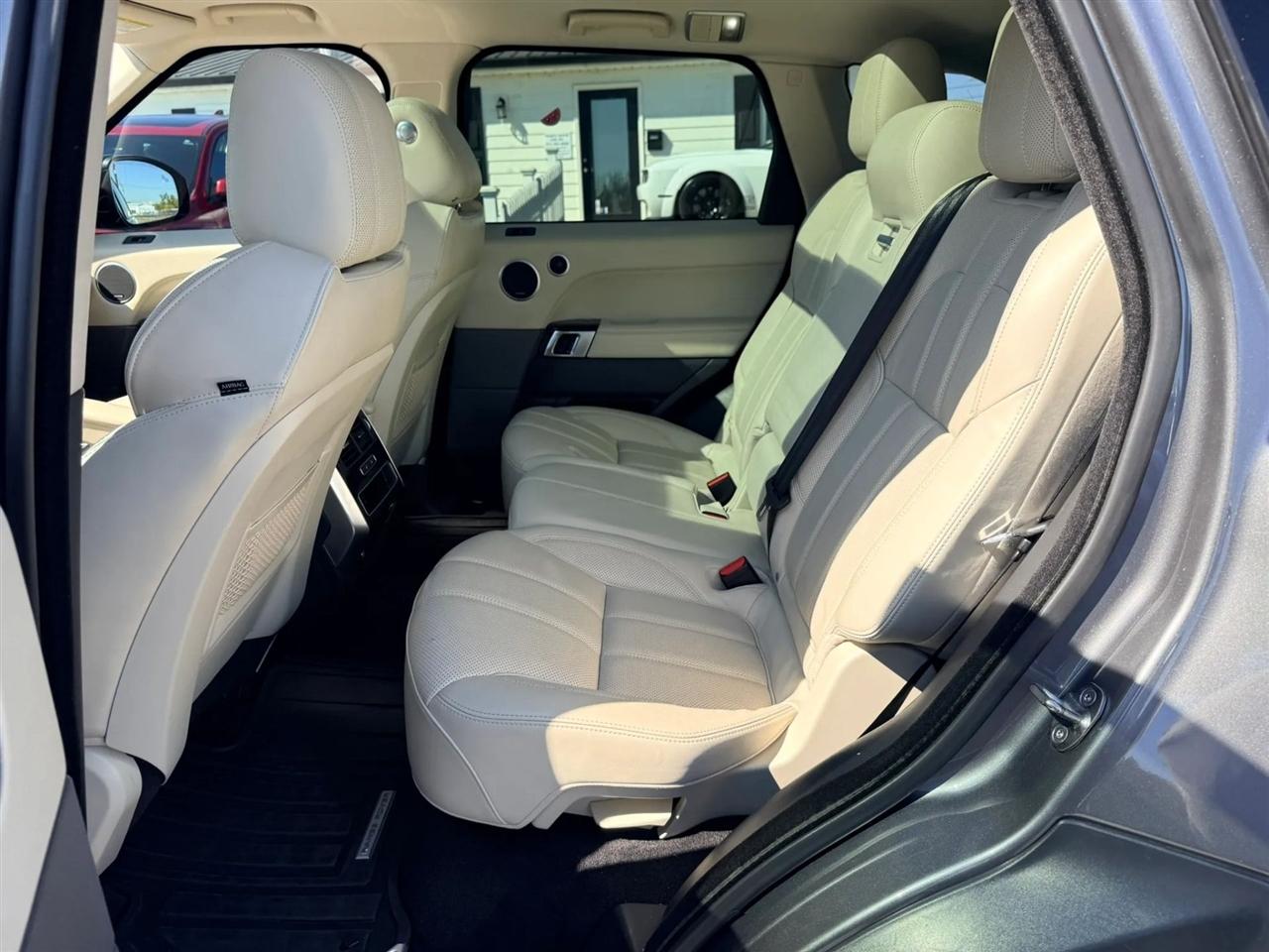 Land Rover Range Rover Sport photo 21