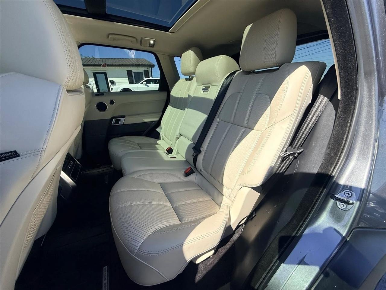 Land Rover Range Rover Sport photo 22