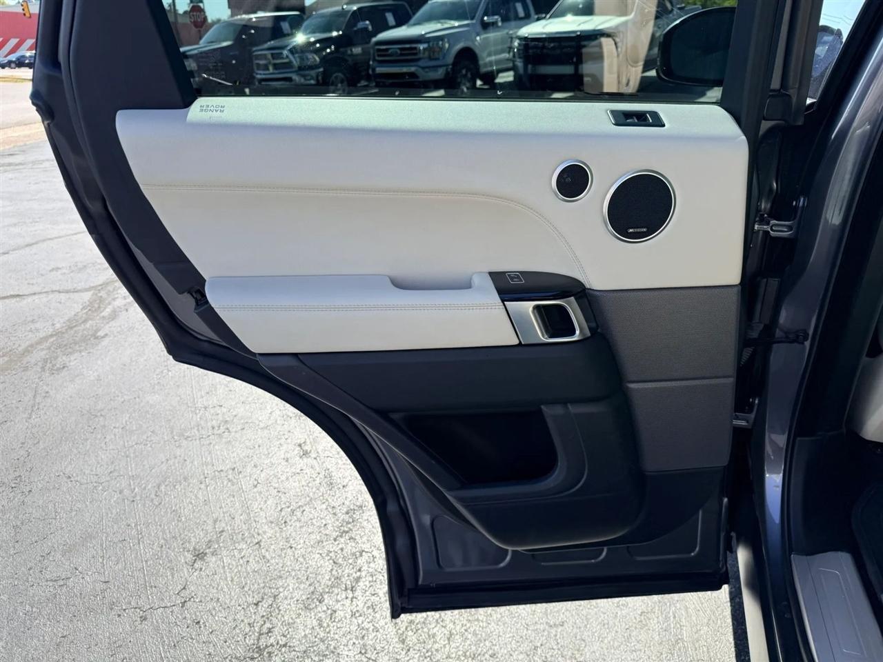 Land Rover Range Rover Sport photo 23