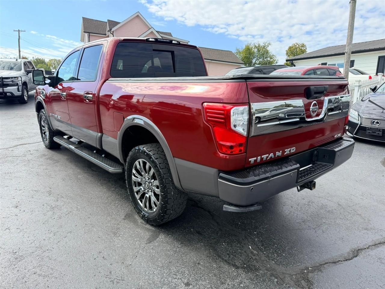 Nissan Titan photo 3