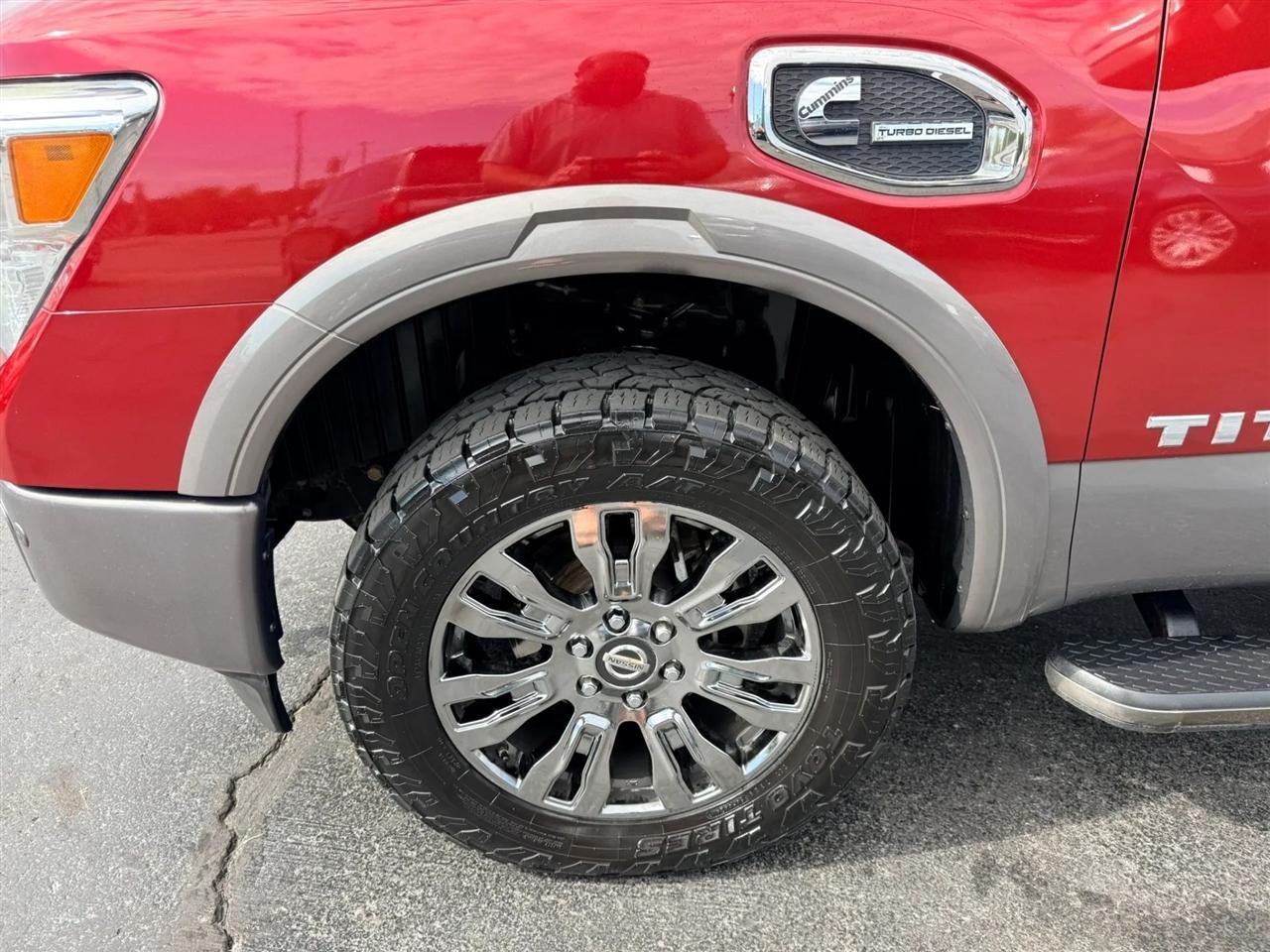 Nissan Titan photo 9