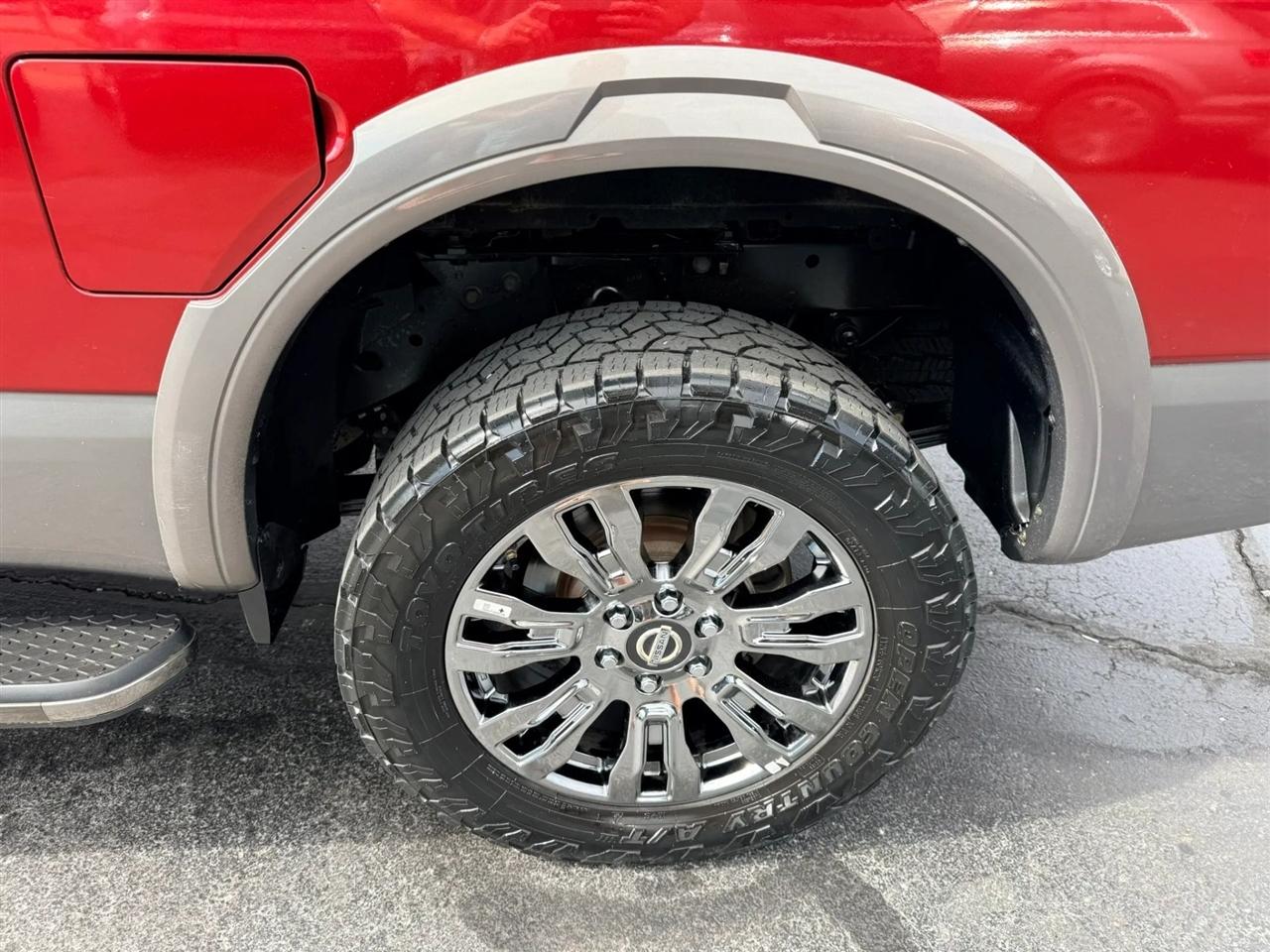 Nissan Titan photo 10