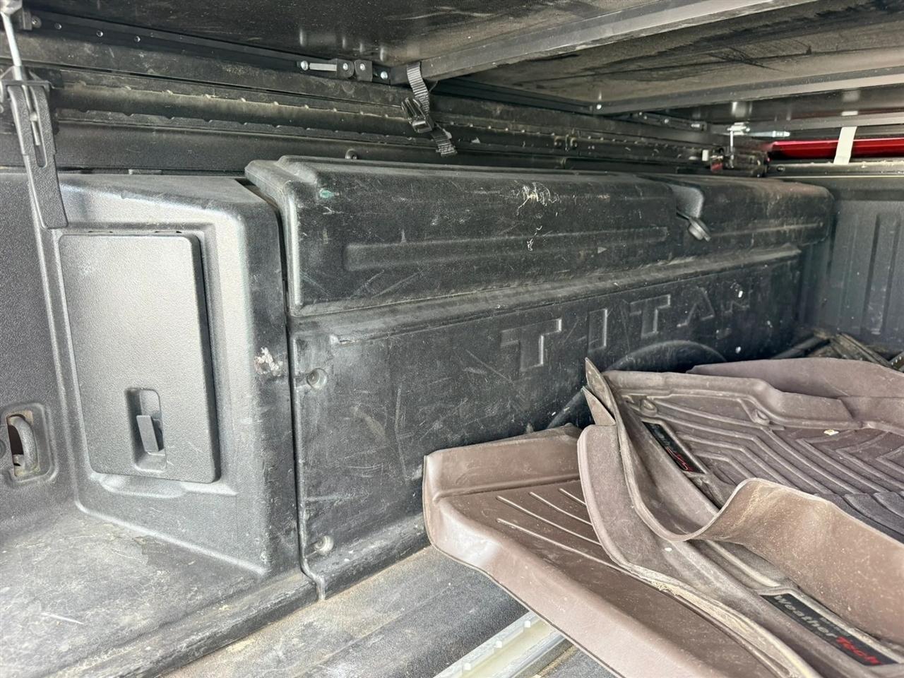 Nissan Titan photo 13
