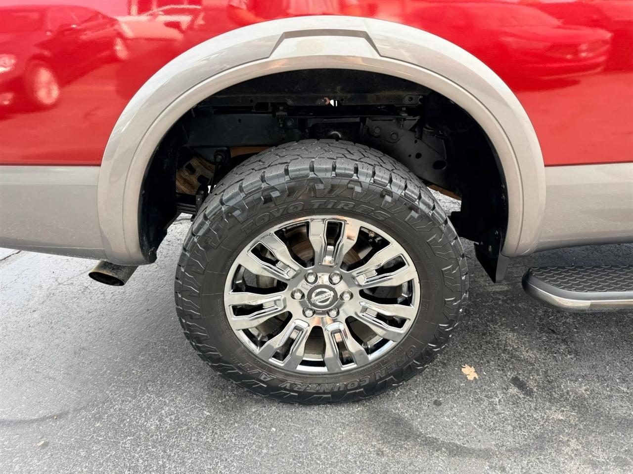 Nissan Titan photo 14