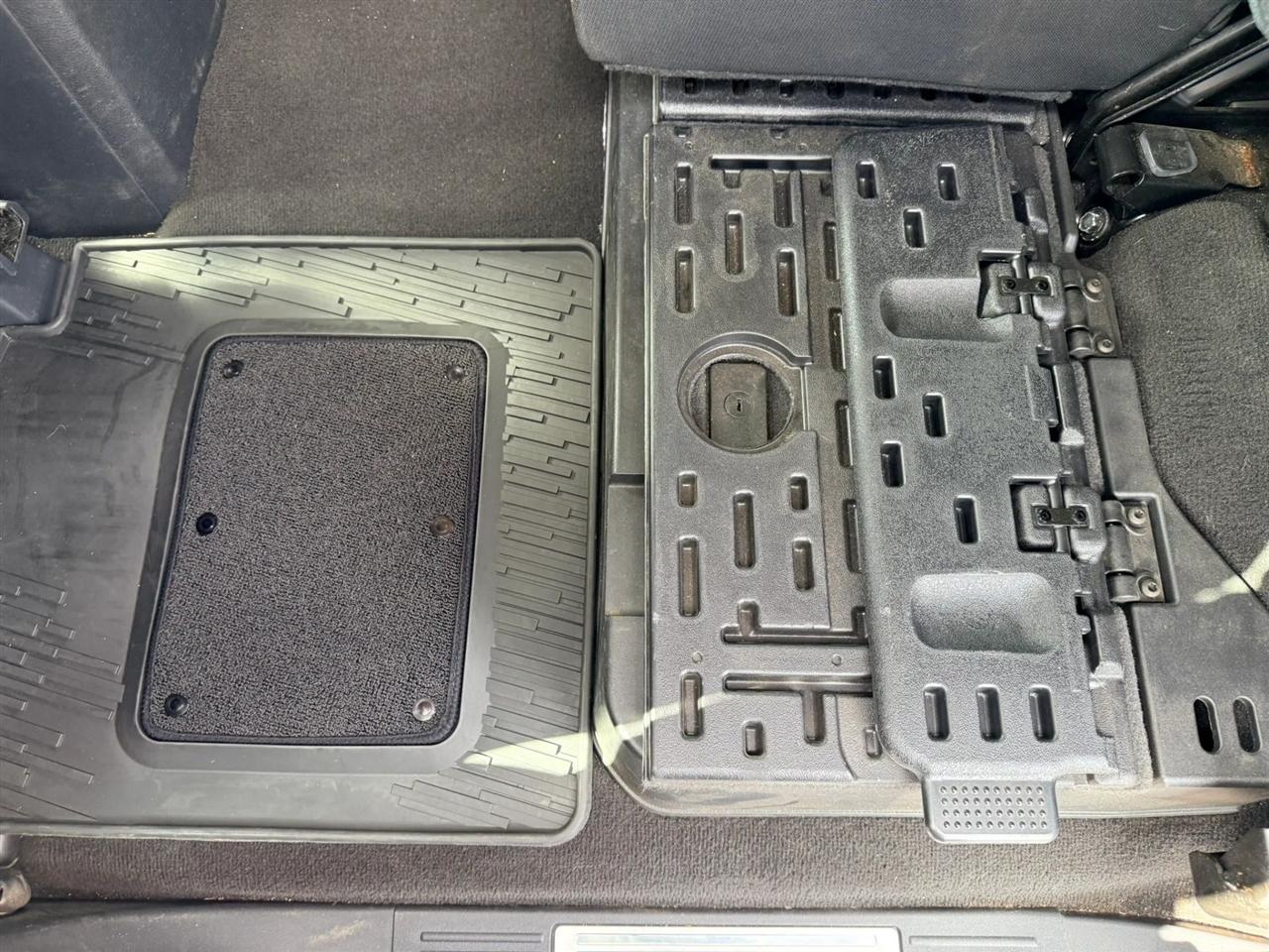 Nissan Titan photo 22