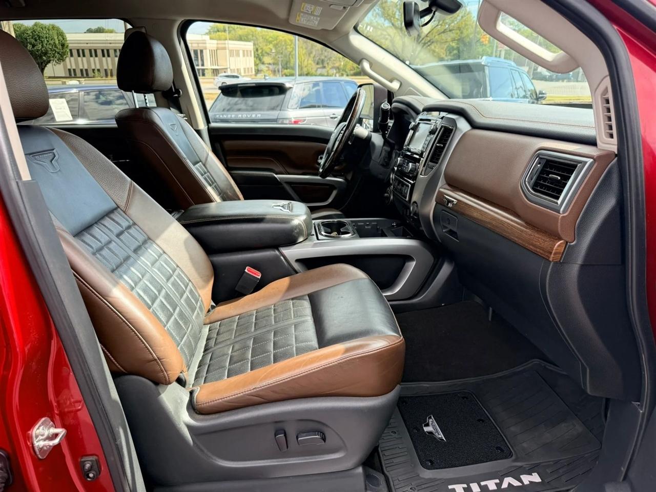 Nissan Titan photo 27