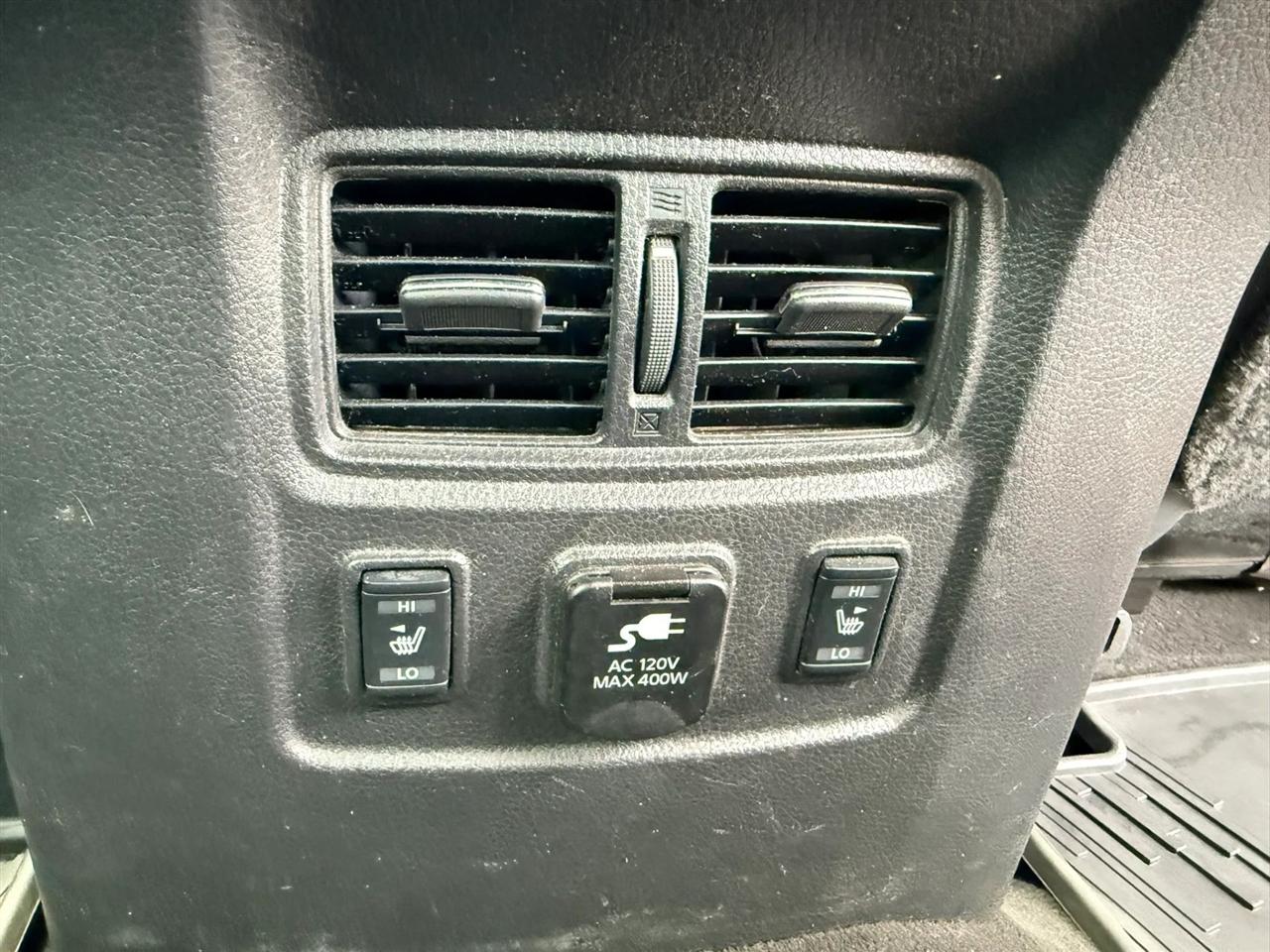 Nissan Titan photo 31
