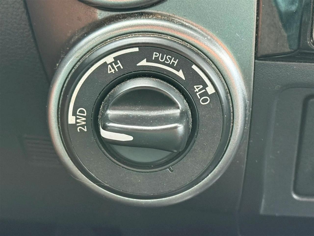 Nissan Titan photo 40