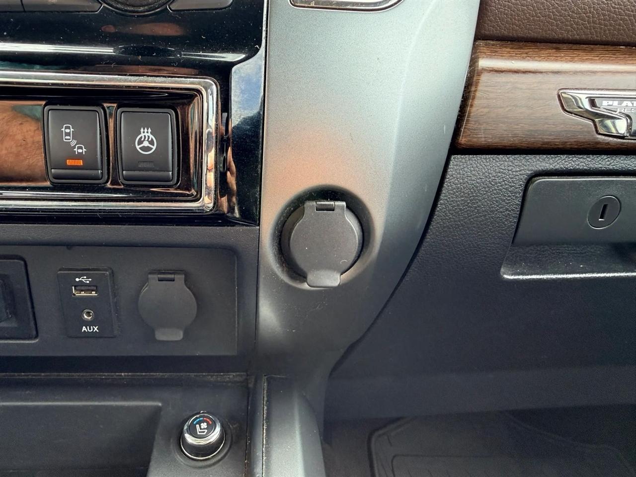 Nissan Titan photo 42