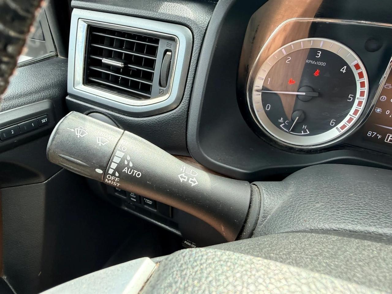 Nissan Titan photo 46