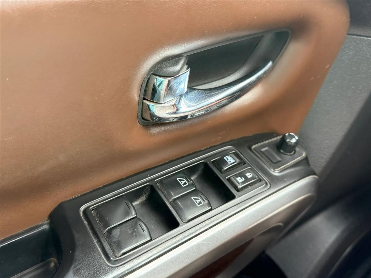 Nissan Titan photo 51