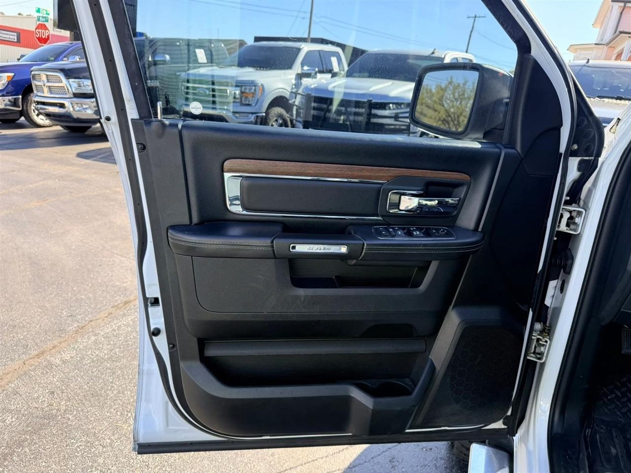 RAM 1500 Laramie Crew Cab LWB 4WD 2018