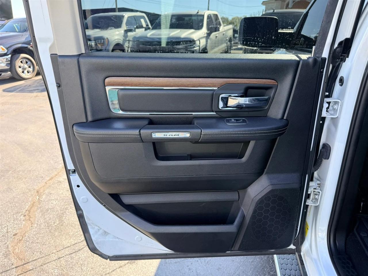 RAM 1500 Laramie Crew Cab LWB 4WD 2018