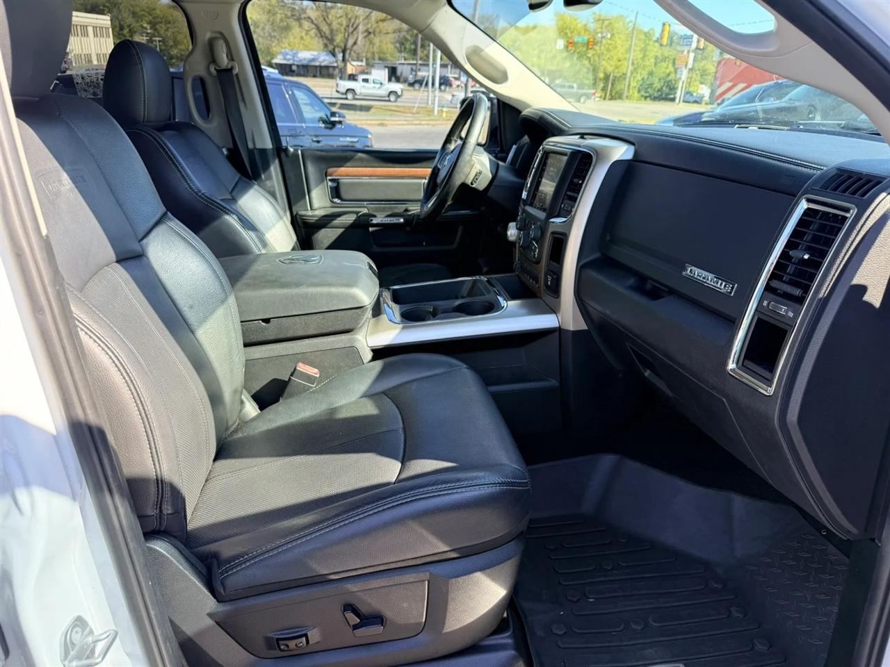RAM 1500 Laramie Crew Cab LWB 4WD 2018