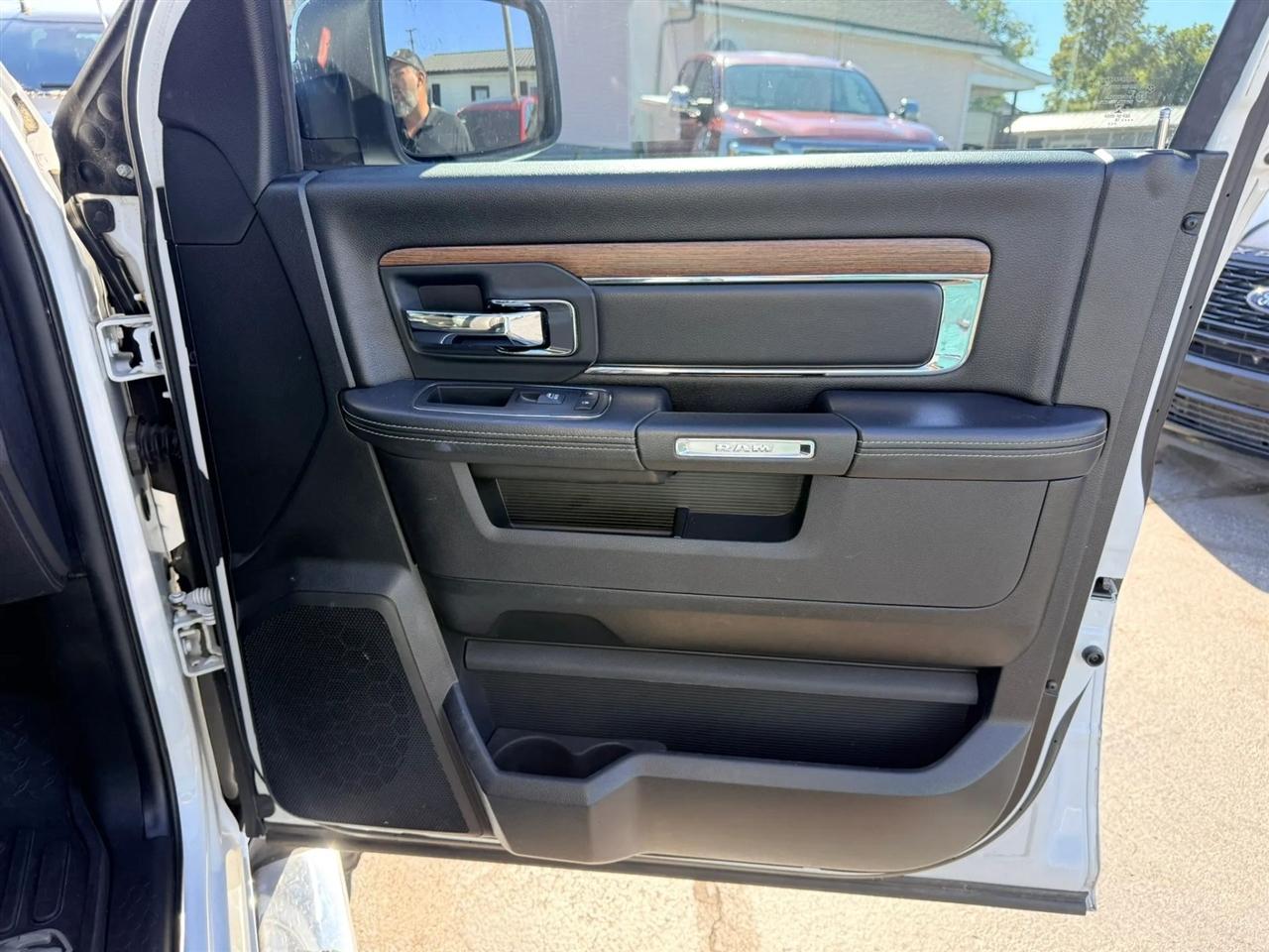 RAM 1500 Laramie Crew Cab LWB 4WD 2018