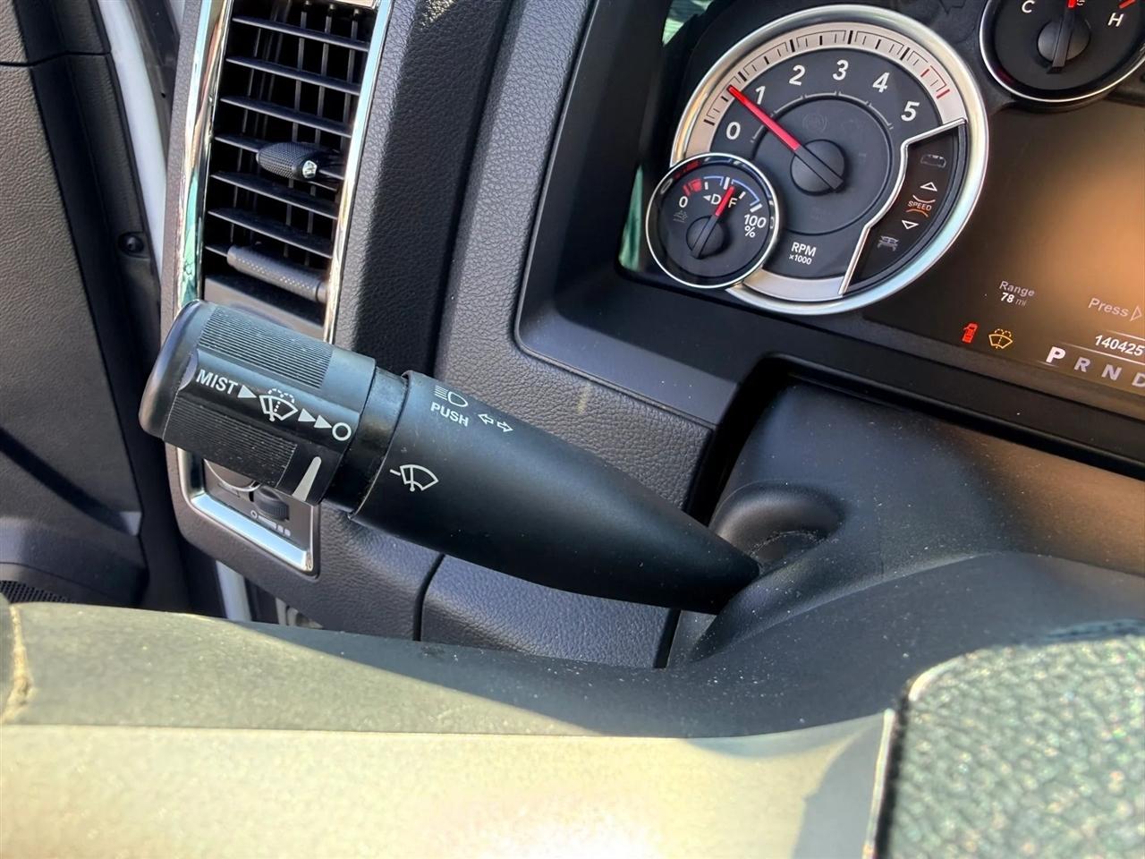 RAM 1500 Laramie Crew Cab LWB 4WD 2018