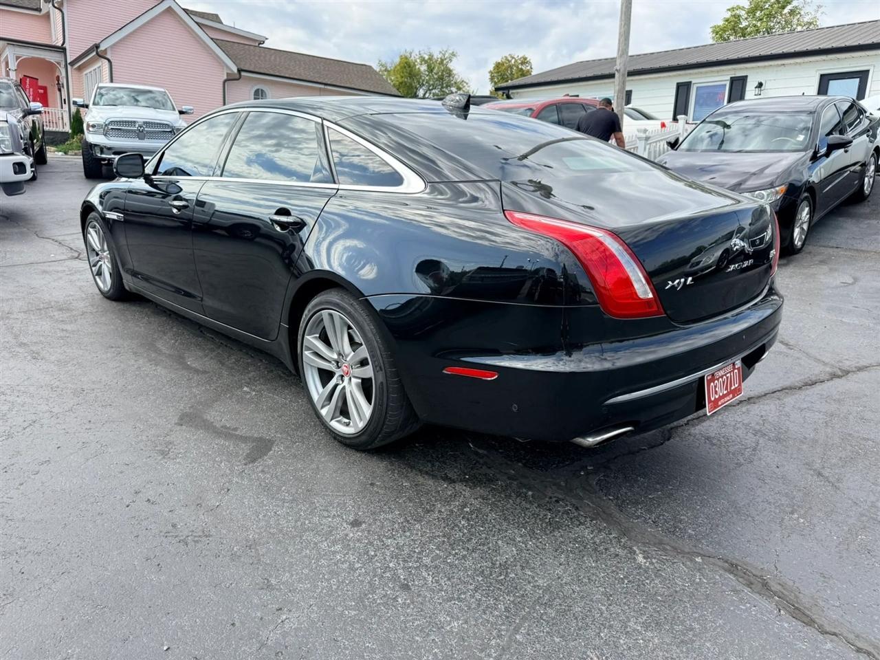 Jaguar XJ-Series XJL Portfolio 2016