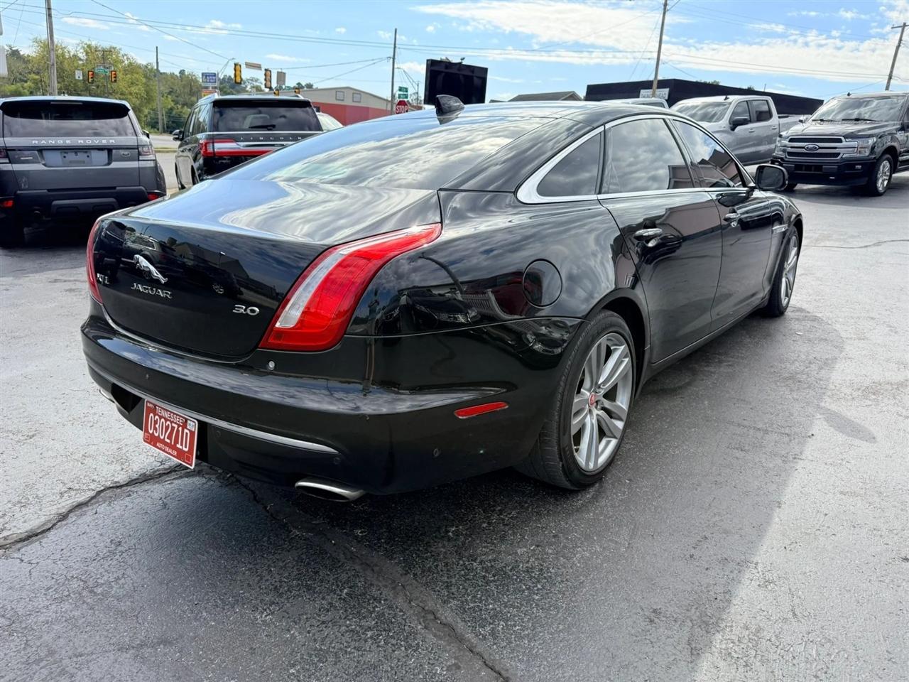 Jaguar XJ-Series XJL Portfolio 2016