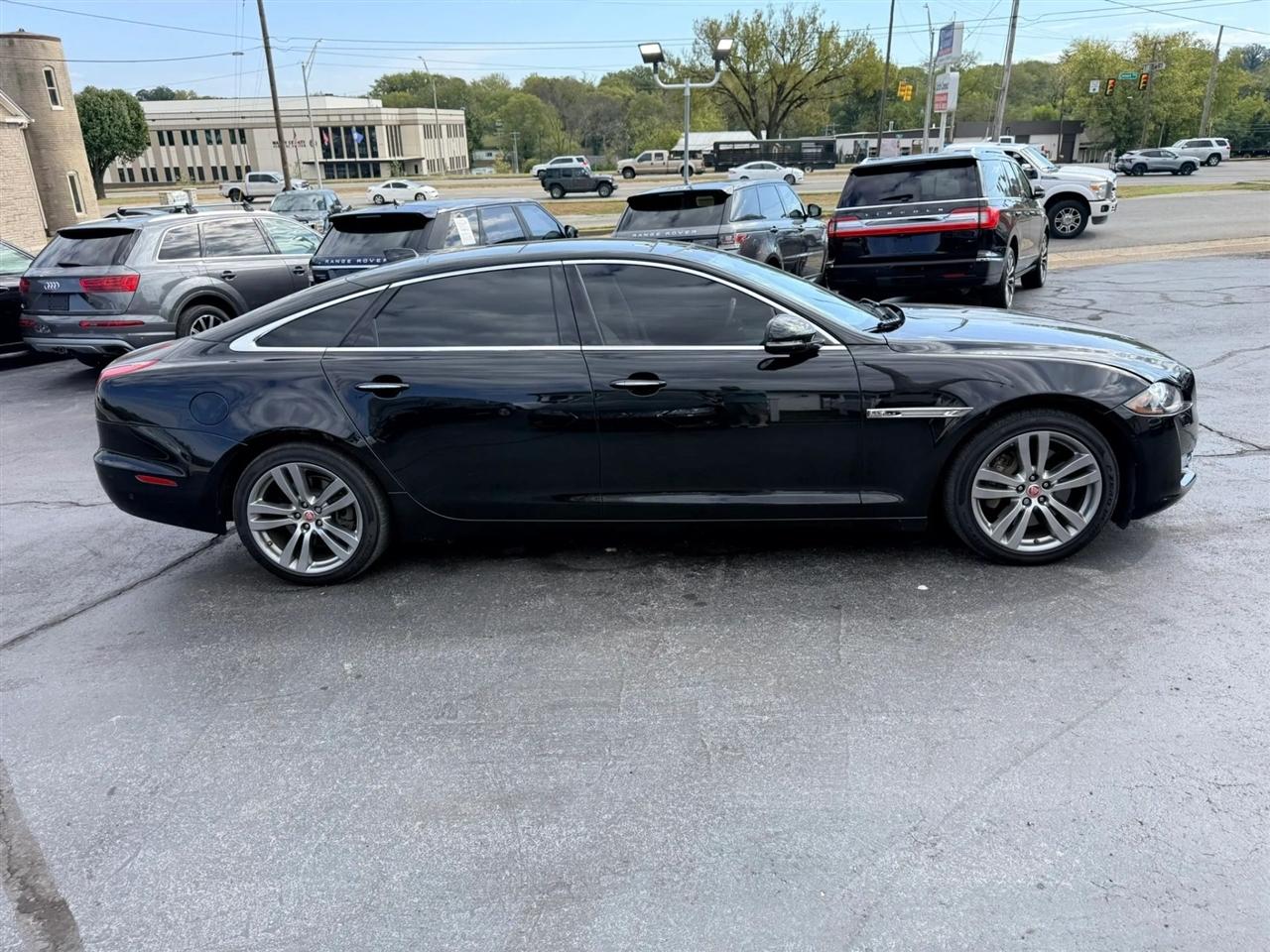 Jaguar XJ-Series XJL Portfolio 2016