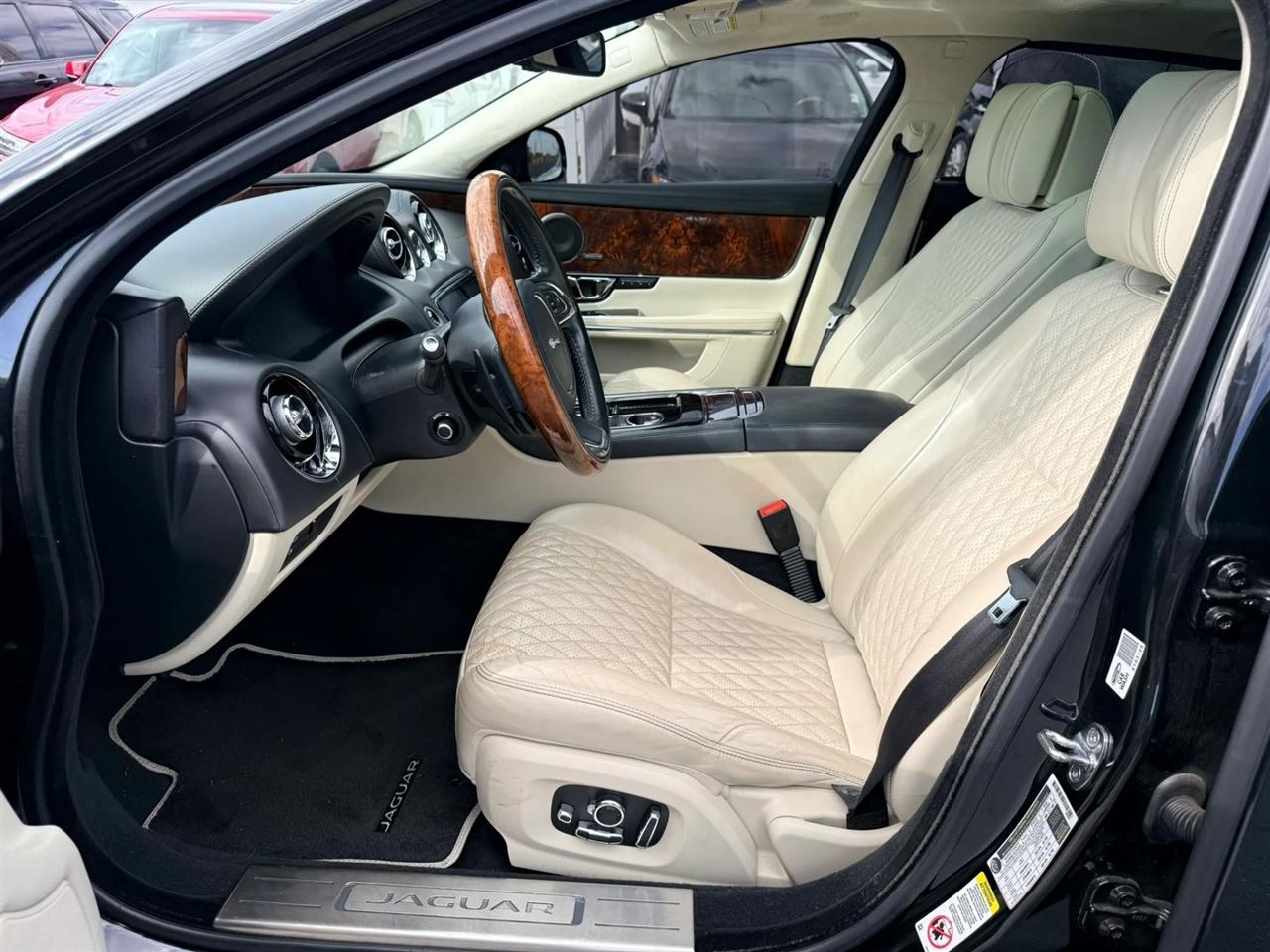 Jaguar XJ-Series XJL Portfolio 2016