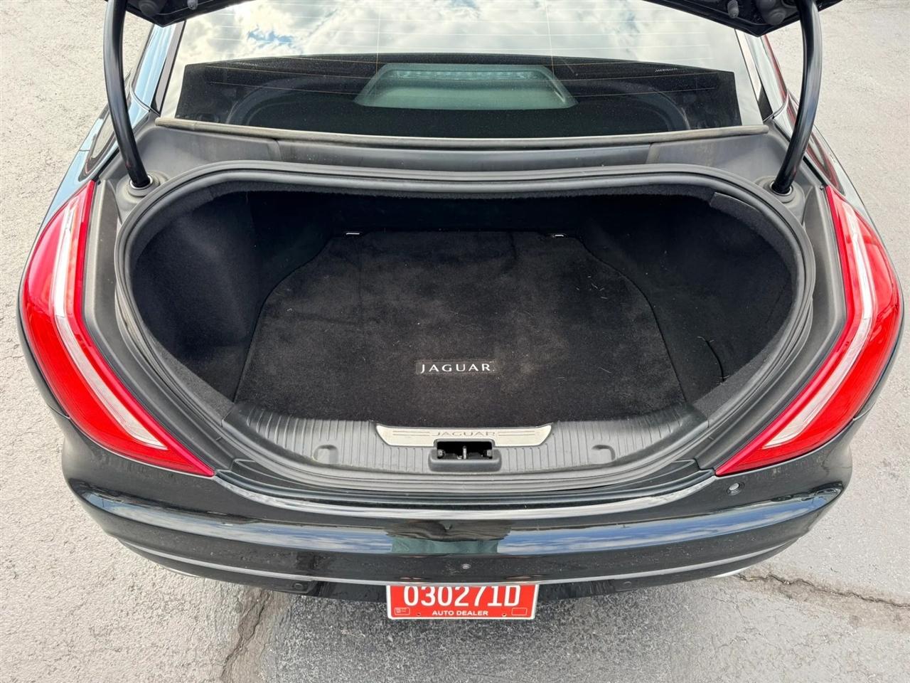 Jaguar XJ-Series XJL Portfolio 2016