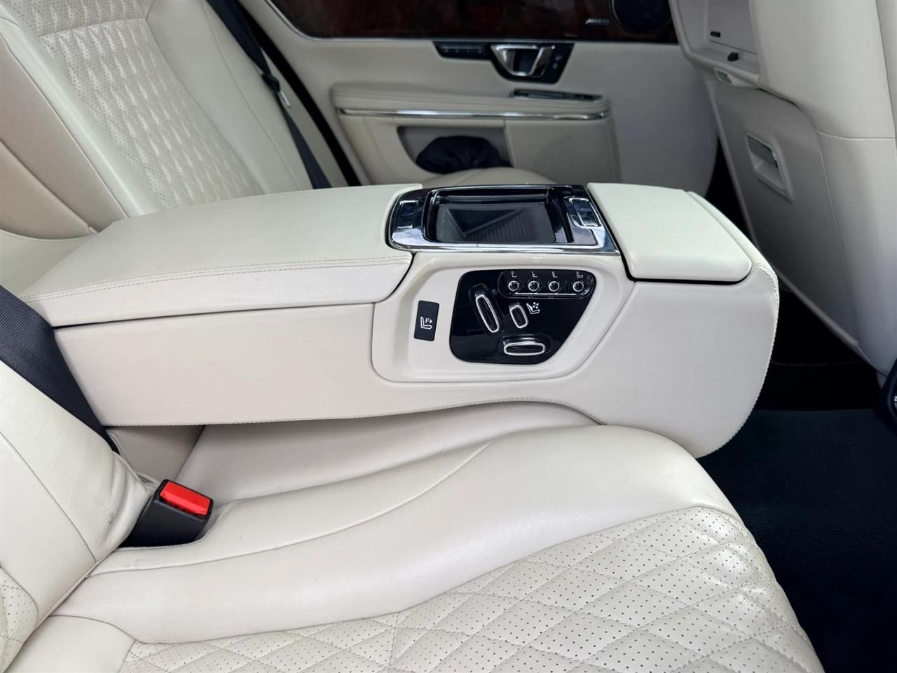 Jaguar XJ-Series XJL Portfolio 2016