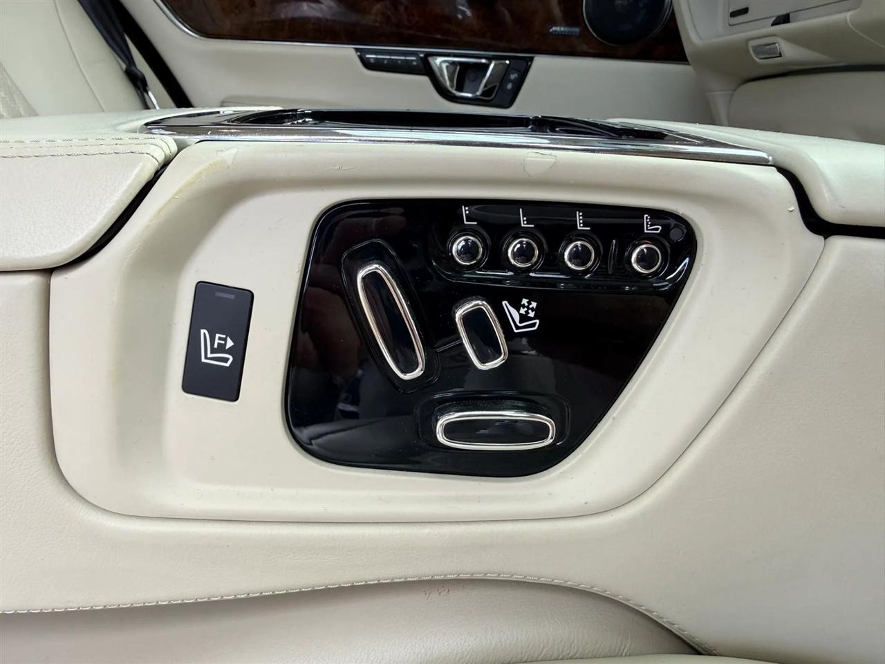 Jaguar XJ-Series XJL Portfolio 2016