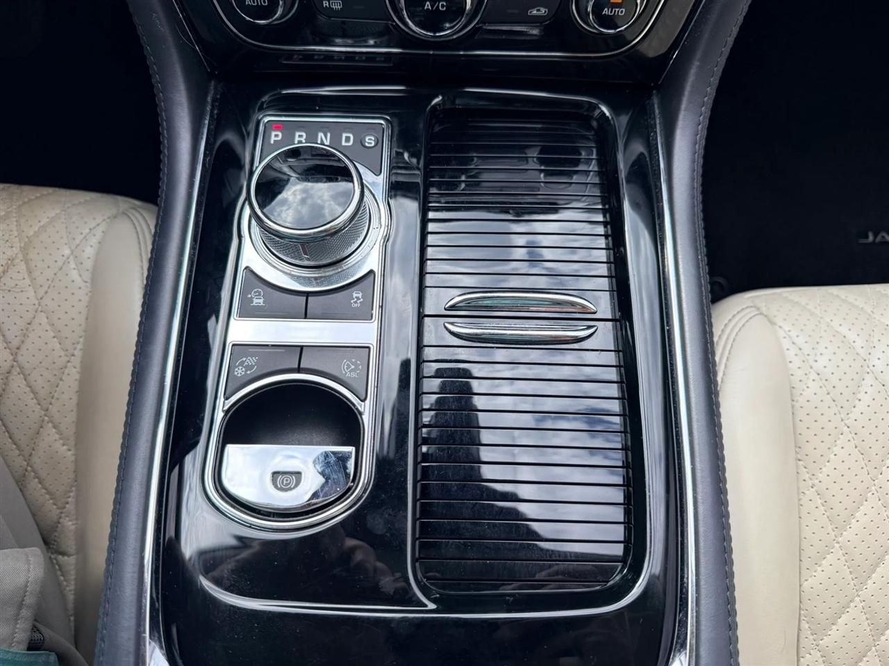 Jaguar XJ-Series XJL Portfolio 2016