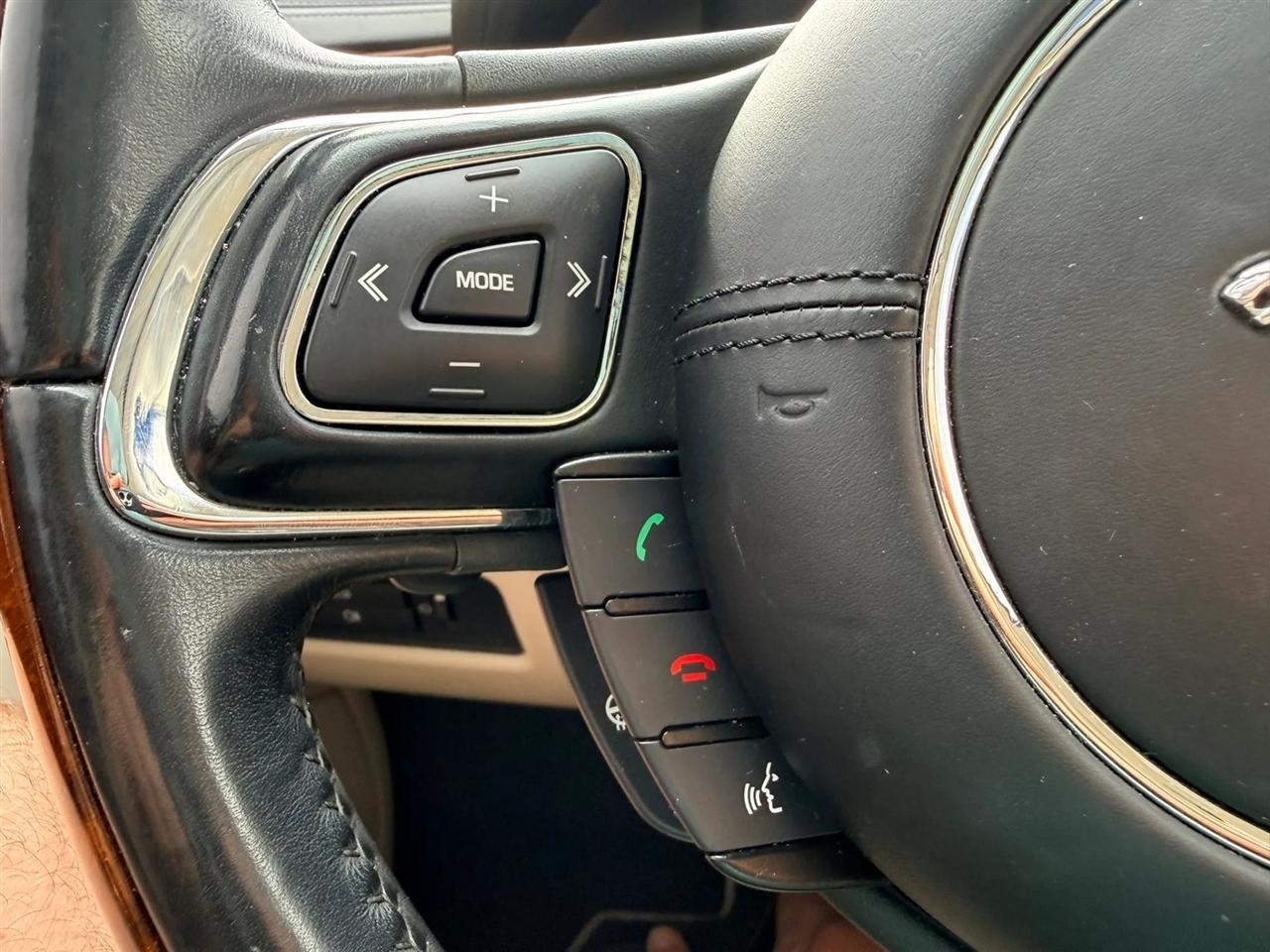 Jaguar XJ-Series XJL Portfolio 2016