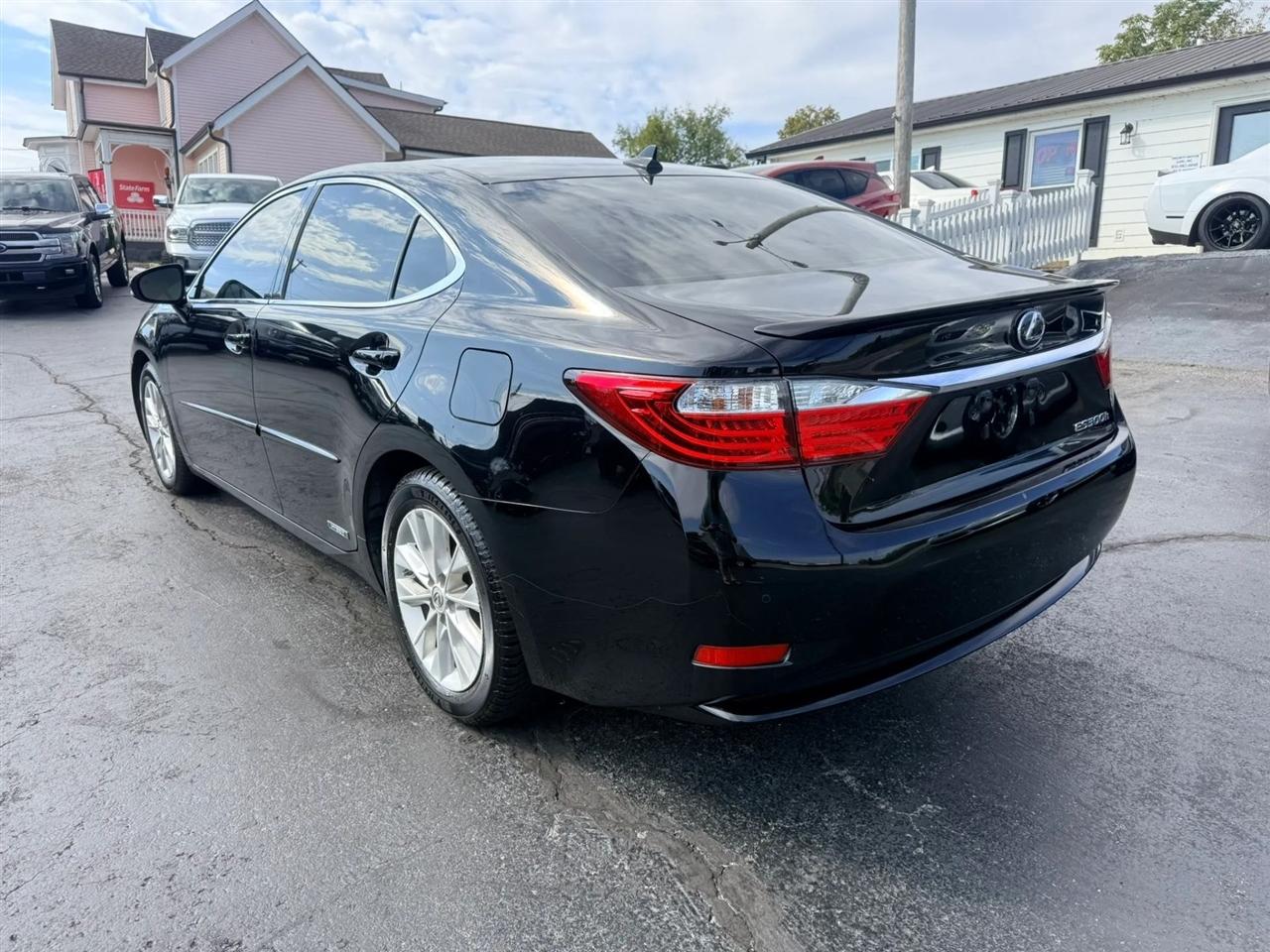 Lexus ES 300h Sedan 2014