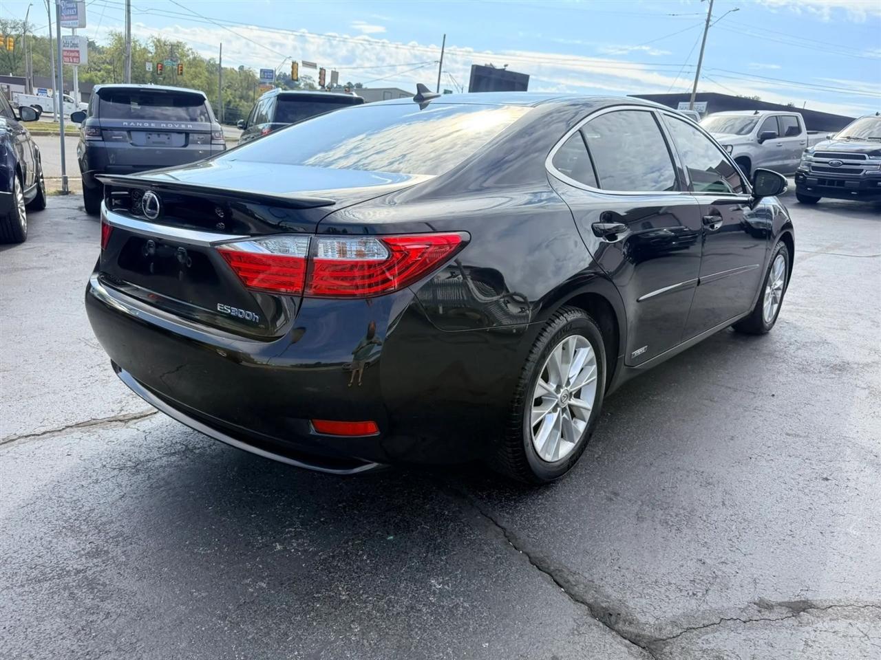 Lexus ES 300h Sedan 2014