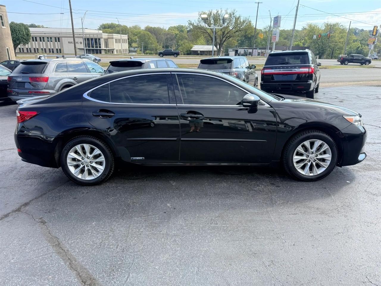 Lexus ES 300h Sedan 2014