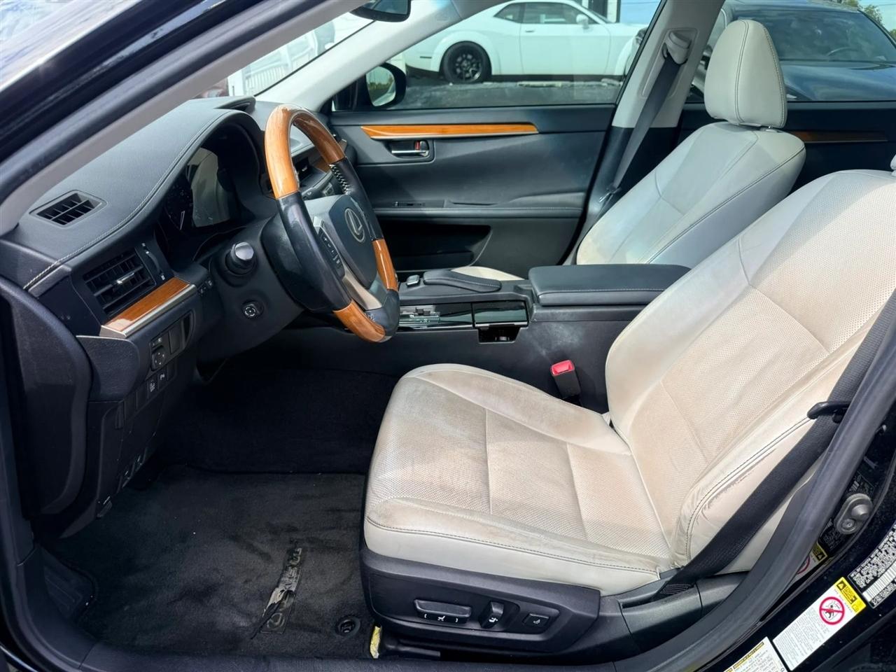 Lexus ES 300h Sedan 2014