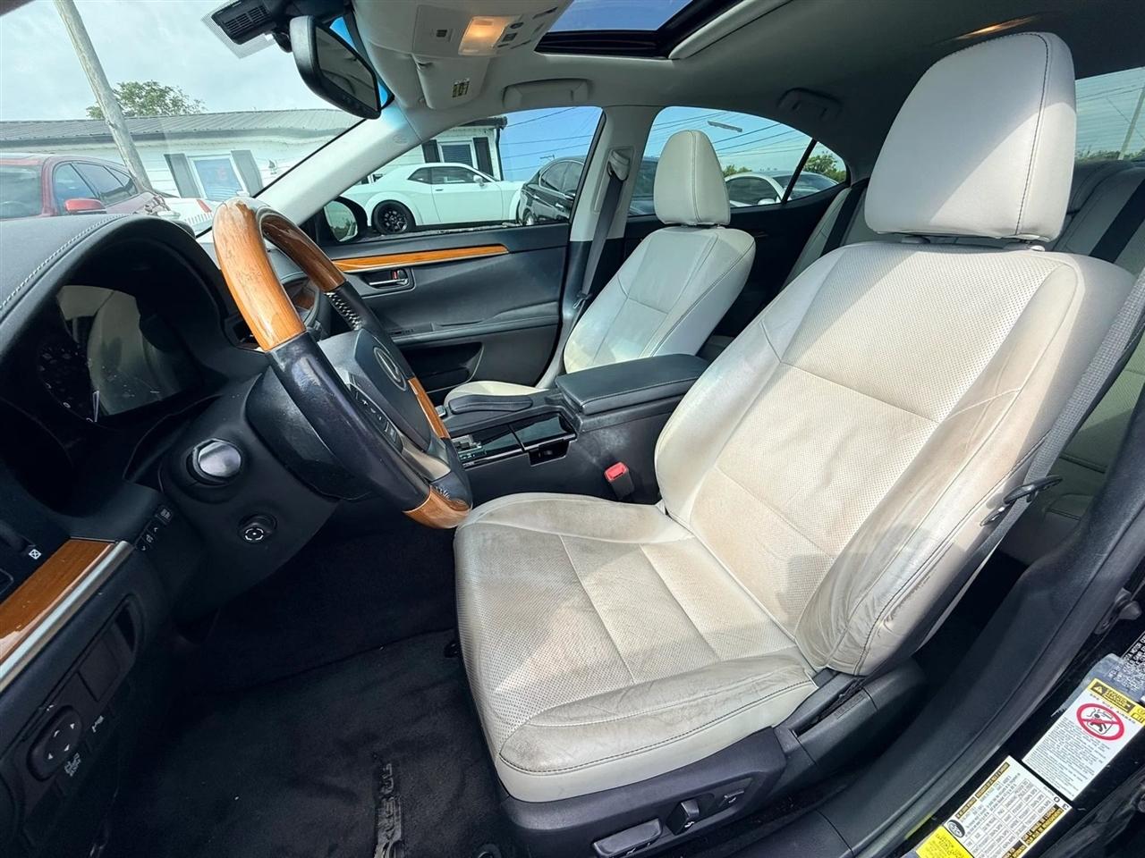 Lexus ES 300h Sedan 2014